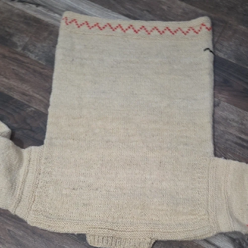 Camisola Poveira – Vintage Portuguese Fisherman Wool Sweater, Handmade - Picture 10 of 16